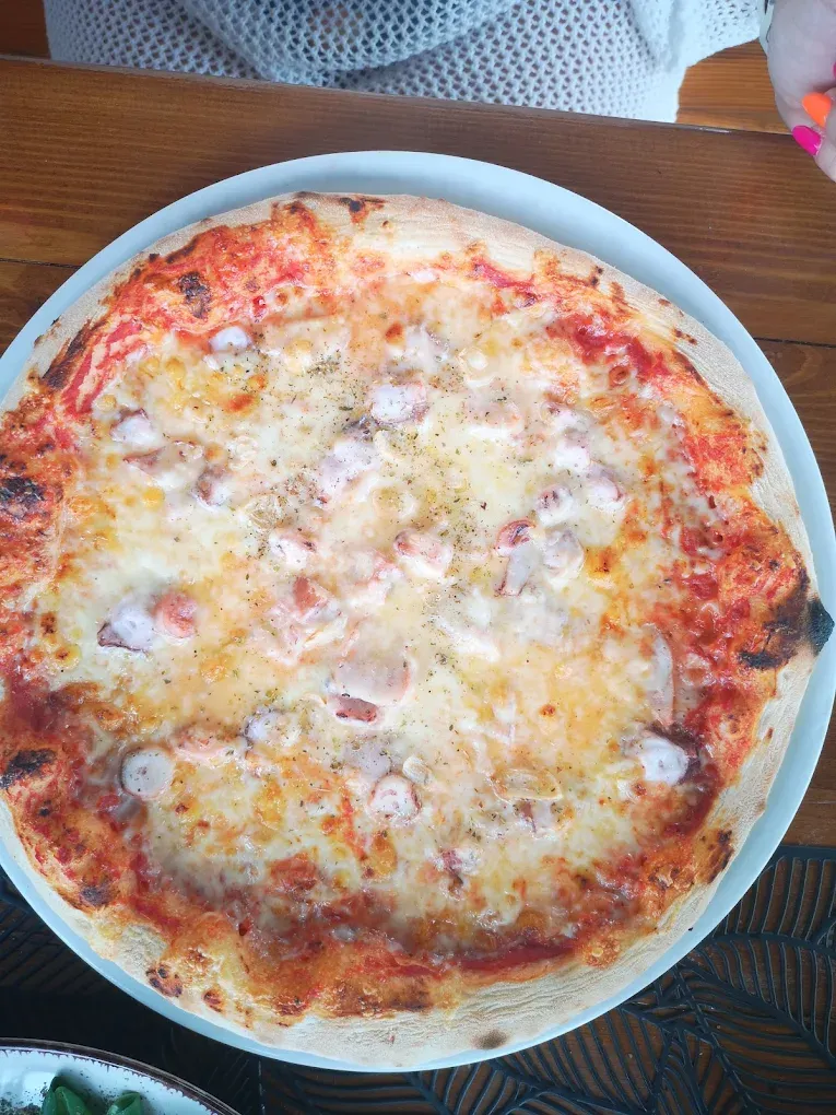 Pizza s morskim plodovima